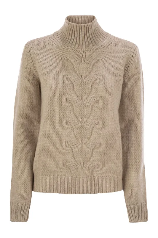 FUZZY - Turtleneck pullover Boat Neck Sweater