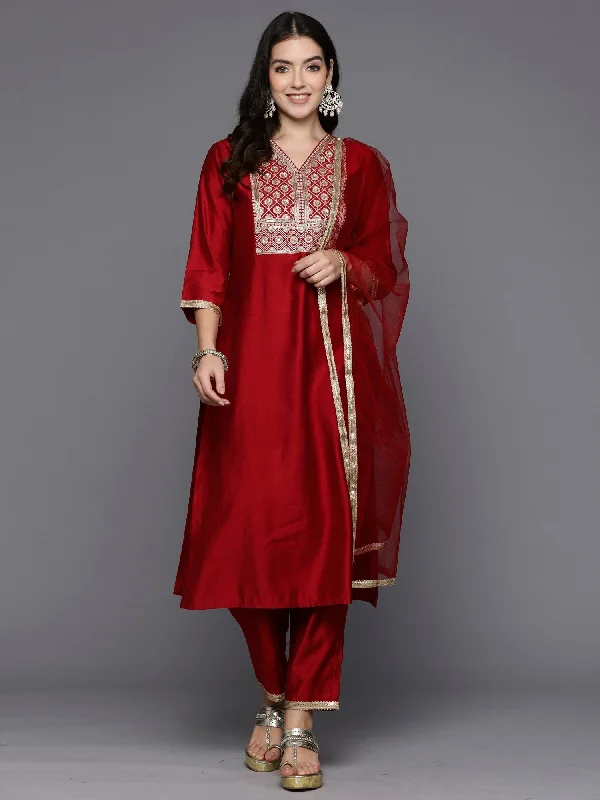 Women Red Embroidered Straight Kurta Trousers With Dupatta Set - Taantav Trousers Recommended Stylist Women Red Embroidered Straight Kurta Trousers With Dupatta Set - Taantav Trousers Recommended Stylist