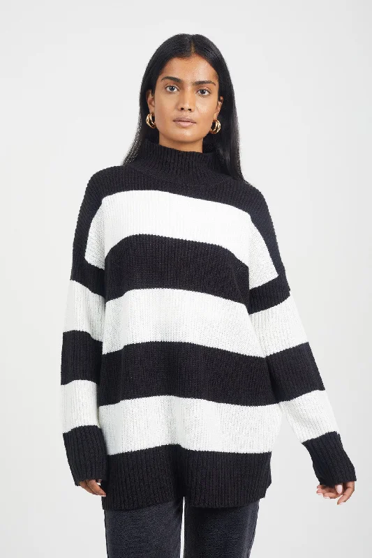 BLACK & WHITE OVERSIZED FISHERMAN KNIT JUMPER WITH STRIPE Graphic Sweater Embroidered Appliqued BLACK & WHITE OVERSIZED FISHERMAN KNIT JUMPER WITH STRIPE Graphic Sweater Embroidered Appliqued